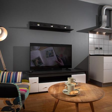 Apartment Moon Ровин Екстериор снимка