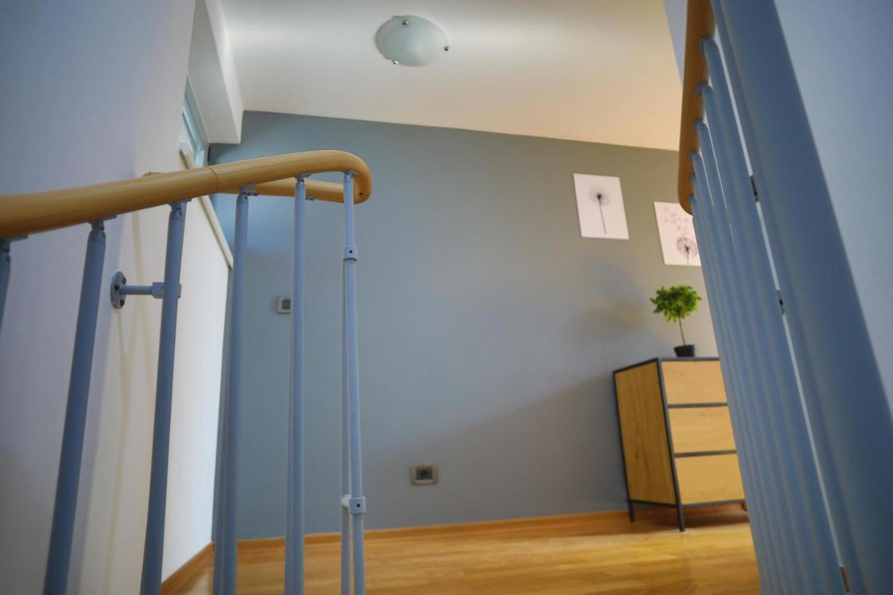 Apartment Moon Ровин Екстериор снимка