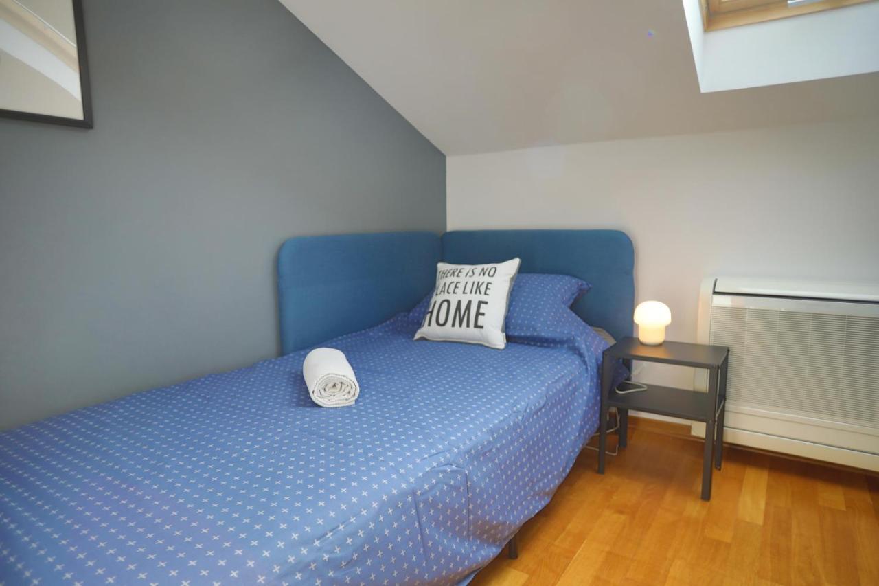 Apartment Moon Ровин Екстериор снимка
