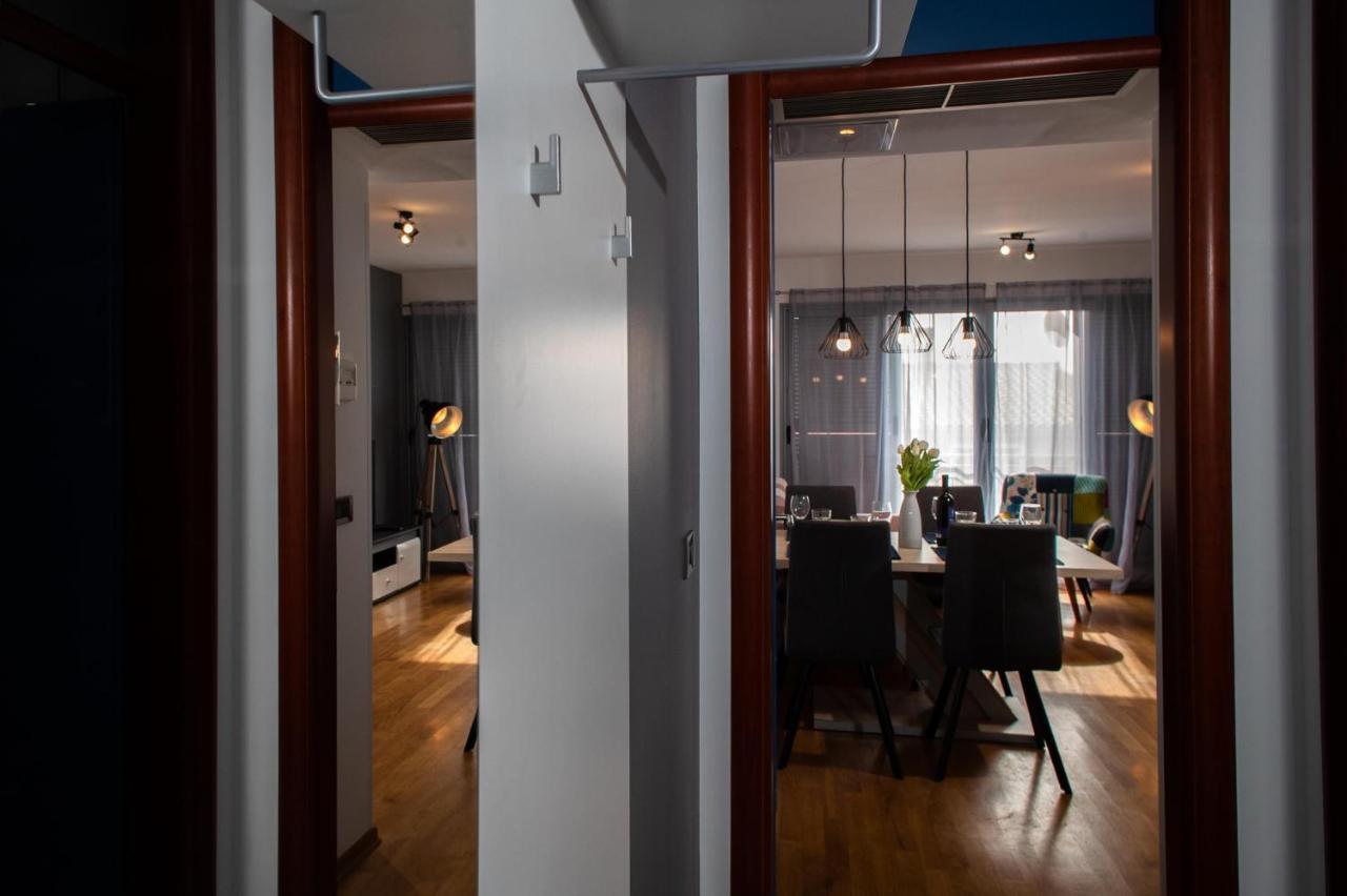 Apartment Moon Ровин Екстериор снимка